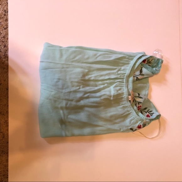 Mint green top - Picture 5 of 5